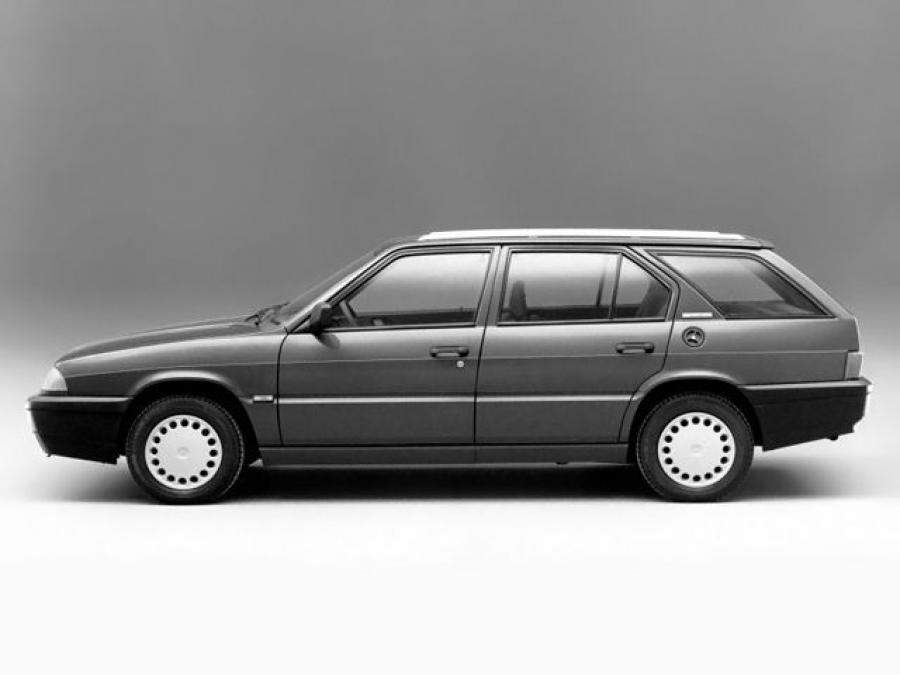  Alfa Romeo Sport Wagon (907) 1990 года  (WW) (фото 8 из 17)